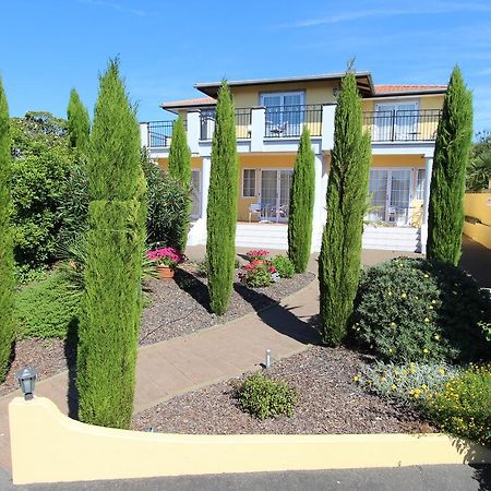 Beachside Villas Motel Nelson Exterior photo