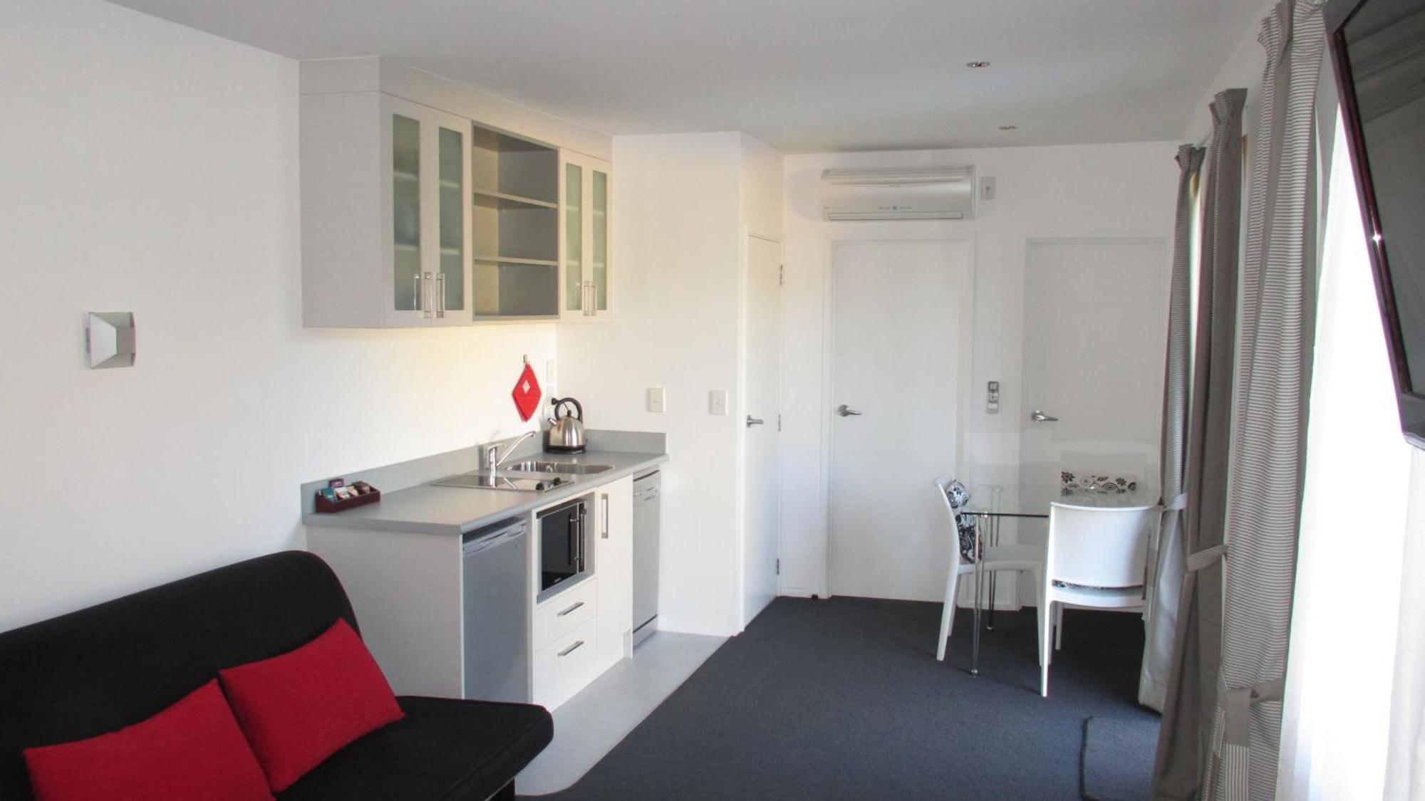 Beachside Villas Motel Nelson Room photo