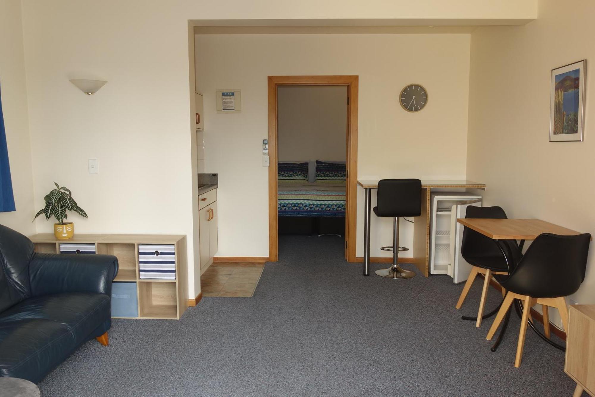 Beachside Villas Motel Nelson Room photo